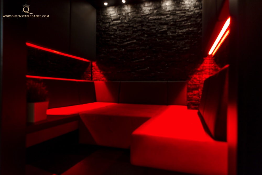 Queens Strip club in Munich: interior - Dark Room